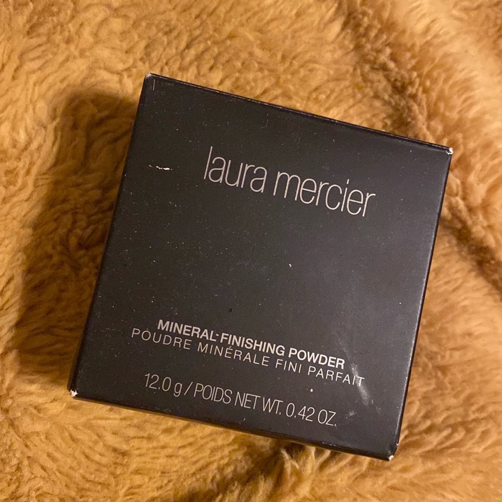 Laura Mercier mineral setting powder